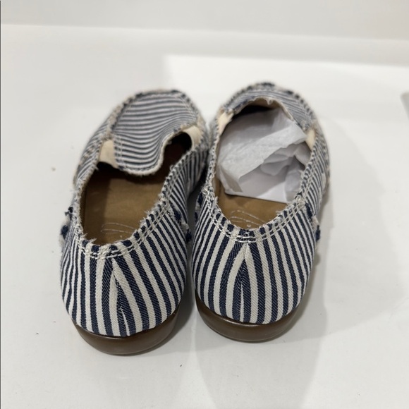 Striped Women's Loafers - Picture 5 of 6